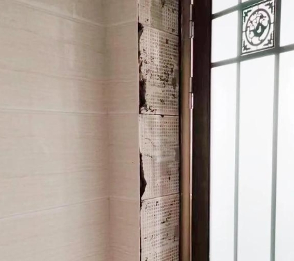 冠县瓷砖空鼓免砸砖维修公司分享吸水砖泡水时间不够或过长都会对瓷砖铺贴效果产生影响